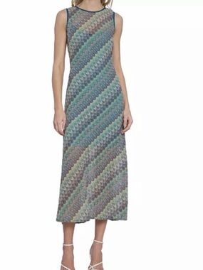 Donna Morgan Sleeveless Crochet Dress in multi-color chevron pattern size 2